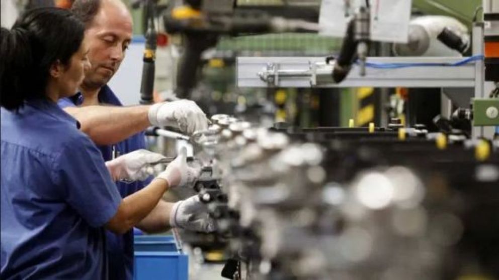 Extienden hasta fin de junio plazo para que Mipymes puedan pedir créditos directos.