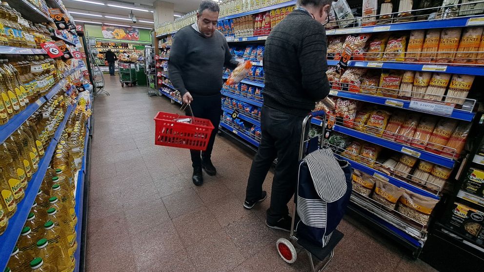 LOS SUPERMERCADISTAS PIDIERON DEFENDER A LOS CLIENTES.