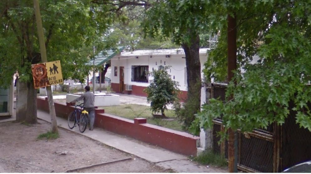 Integrantes de la comisaría de Gutiérrez tratan de localizar a los autores del terrible asesinato.