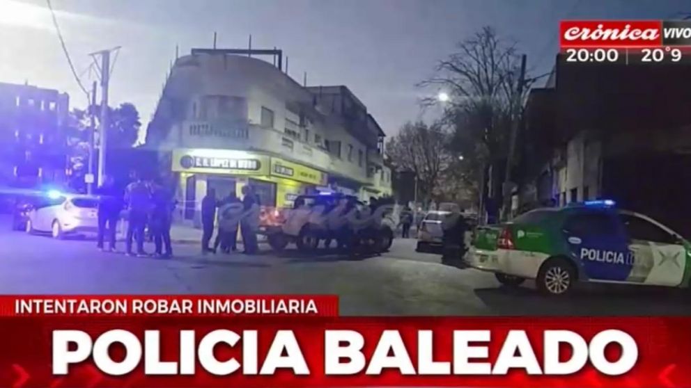 El agente intentó evitar un robo a una inmobiliaria (Captura TV).