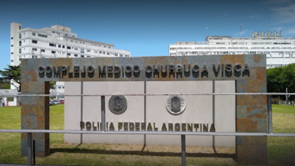 Uno de los dos efectivos internados se encuentra en estado "crítico".