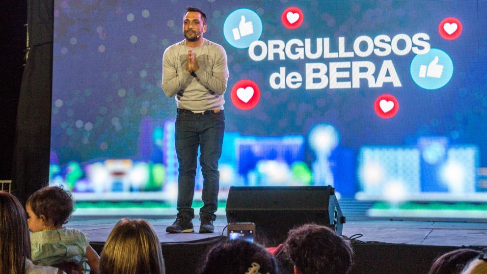 Mussi. Le habló a miles de berazateguenses.