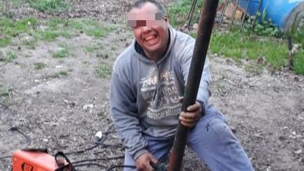 Prometió construir cabañas y se fugó con 100 "lucas verdes"