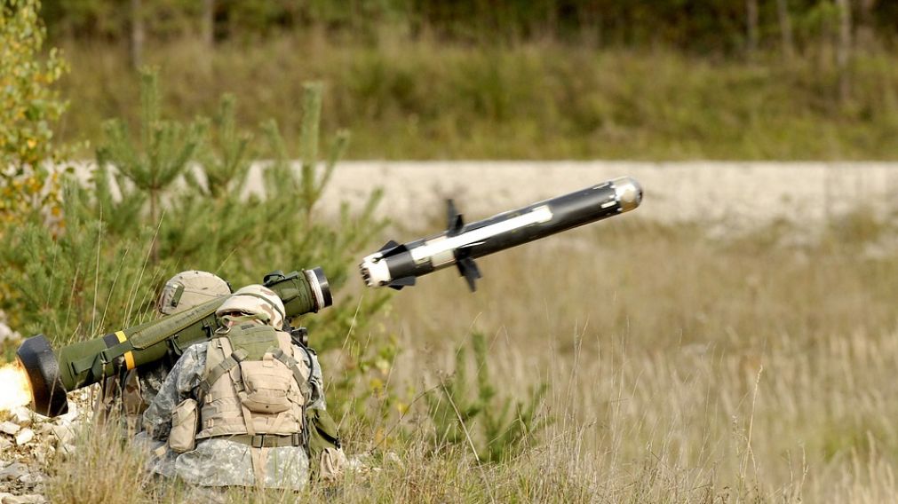 Este armamento anti bombardeo, no pudo para el misil que se dividió en partes y causó una catástrofe.