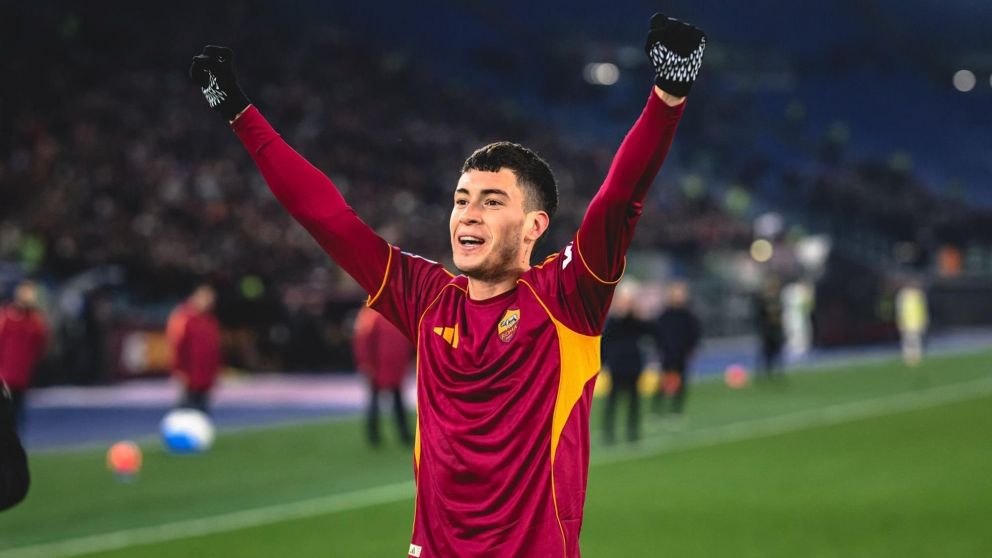 Matías Soulé hizo la doble: gol y asistencia en la victoria de Roma frente a Sassuolo por la Serie A