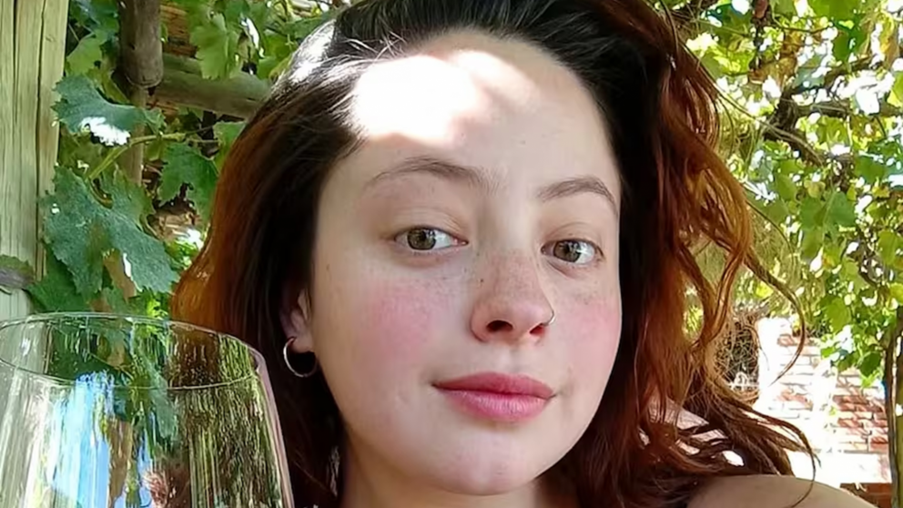 Sofía Devries, de 23 años, permanece desaparecida en Puerto Madryn.