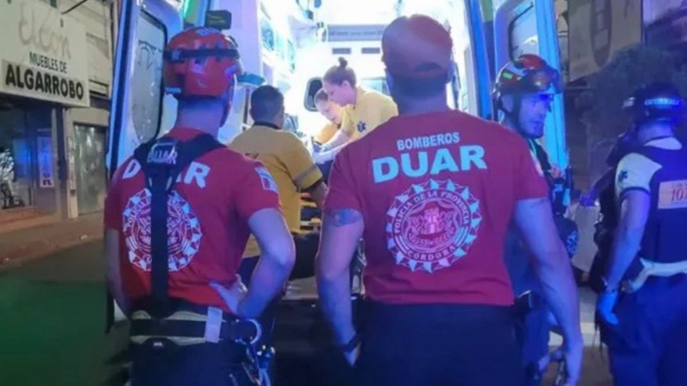 Los bomberos trabajando en el lugar.