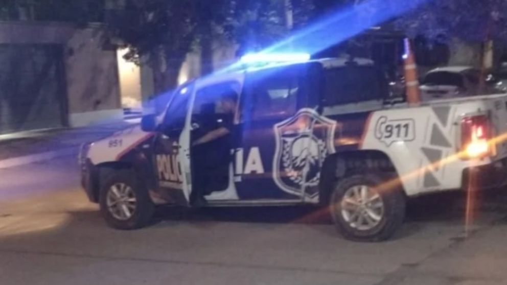 Los policías se apersonaron en el escenario de la tragedia.
Crédito: Nueva Rioja.