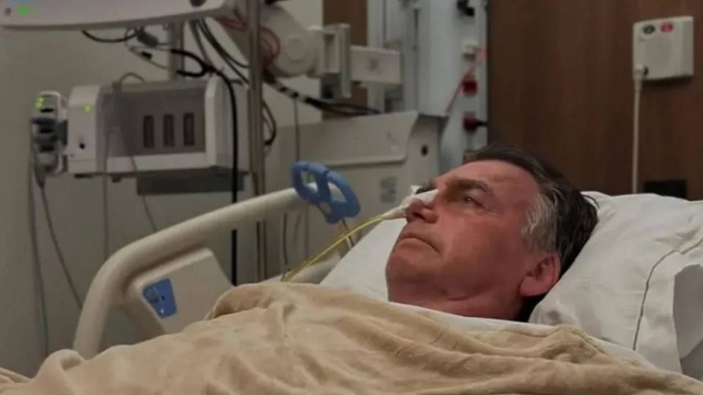 Nuevo parte médico: Jair Bolsonaro presenta una mejoría leve pero continúa bajo cuidados críticos en Brasilia.