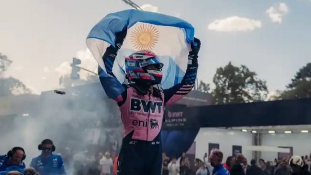 Colapinto vivió una jornada única con la gente de su país.