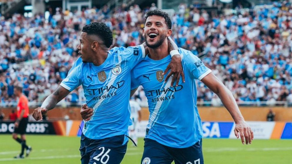 Manchester City aplastó con una lluvia de goles a Juventus y se quedó con el grupo