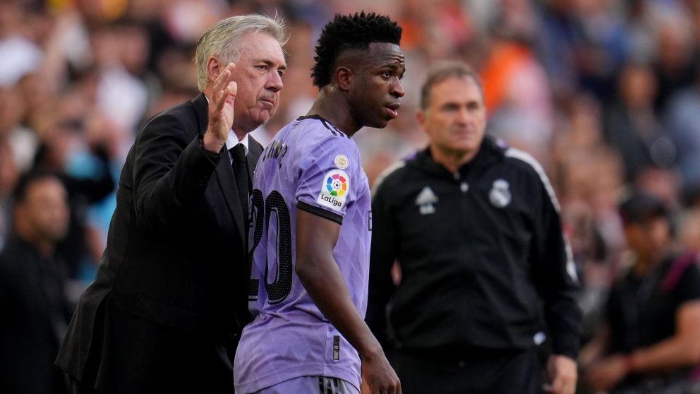 La drástica decisión de Valencia con los hinchas que emitieron gestos racistas contra Vinicius Jr.
