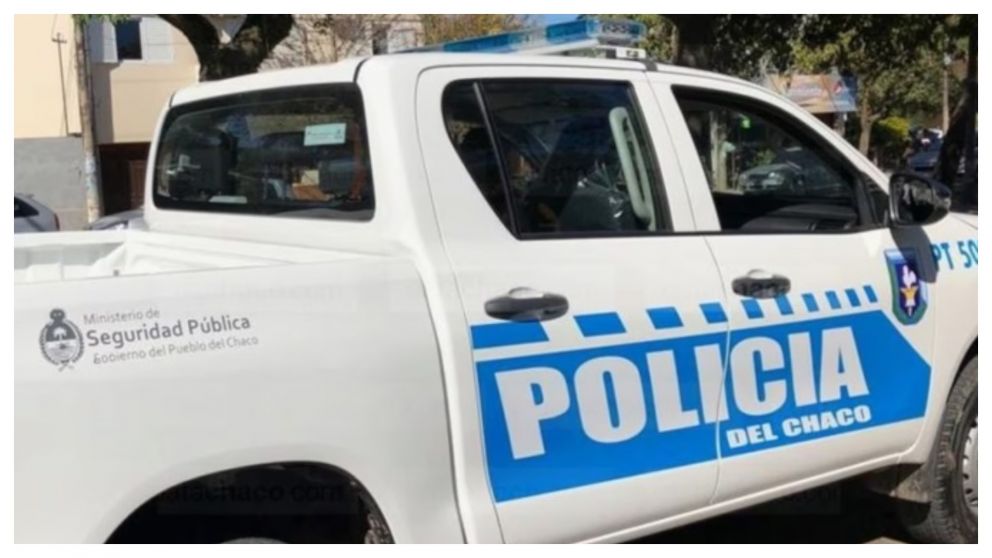 El agente que protagonizó el accidente integra la Policía del Chaco y fue detenido por otros miembros de esa fuerza de seguridad (Gentileza: La Voz del Chaco).
