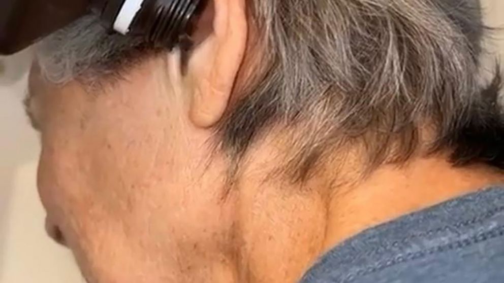 Sinti� algo extra�o en su o�do, se ech� alcohol y lo que sali� la dej� aterrada