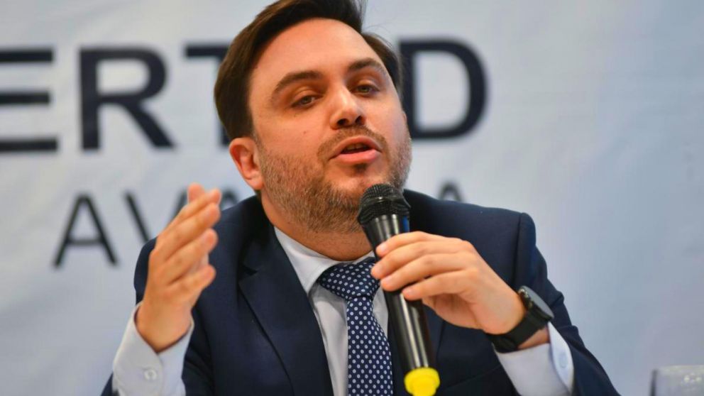 Desplazaron a Ramiro Marra de la presidencia del bloque de La Libertad Avanza en la Legislatura.