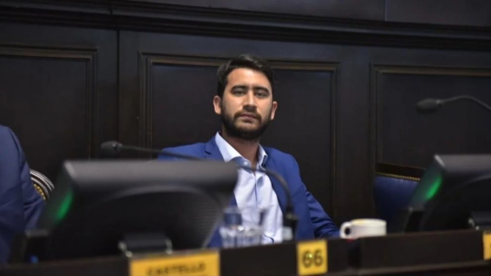 Diputado de Milei presentó proyecto para que los extranjeros paguen por usar hospitales públicos.