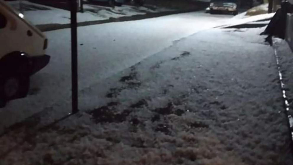 La tormenta que incluyó una intensa caída de granizo dejó grandes daños.