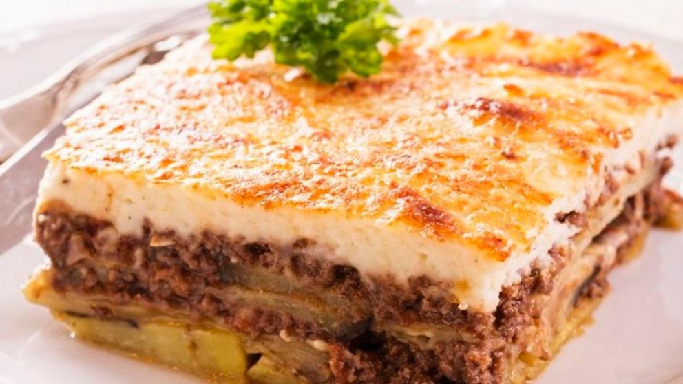 Receta de musaka de berenjena y carne picada: qu� es y c�mo cocinarla de manera f�cil, r�pida y rica.