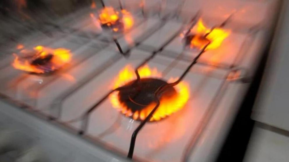 La llama nunca debe ser de color amarillo (Imagen ilustrativa).