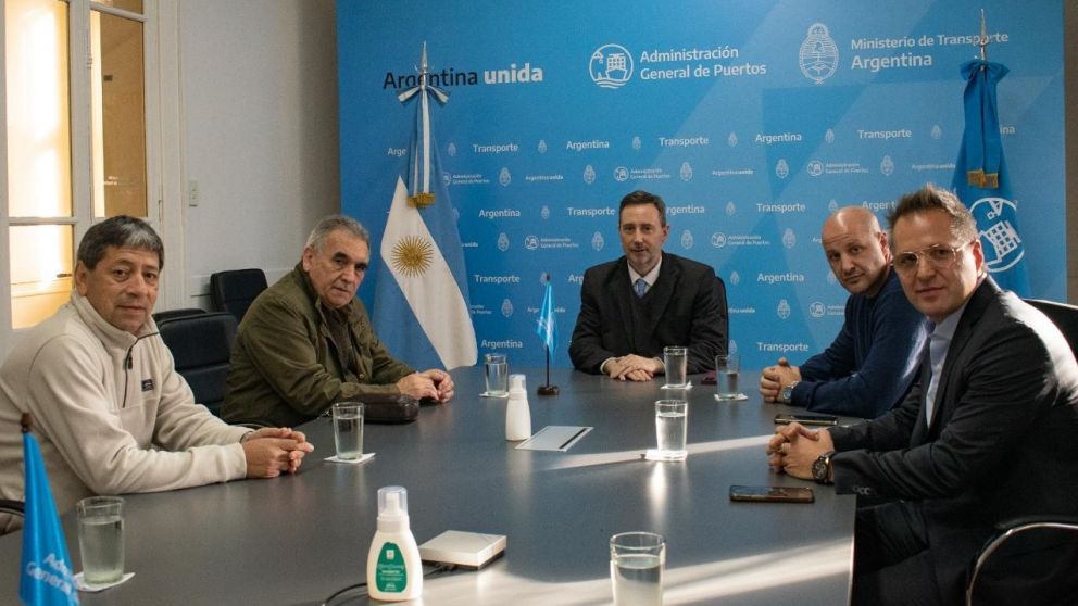 La reunión fue realizada en el edificio central de la Administración General de Puertos (AGP).
