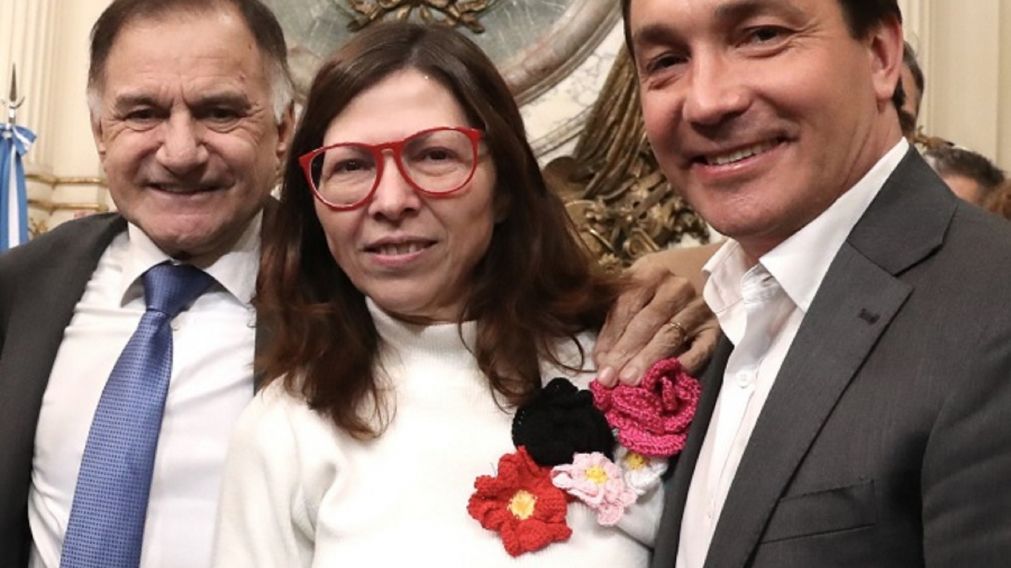 El ex intendente de Varela, Julio Pereyra y el actual, Andr�s Watson, junto a Batakis en su asunci�n