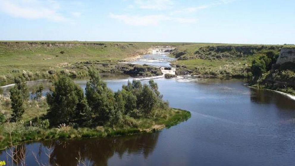 Copetona: un pueblo turístico que atrae por sus paisajes únicos.