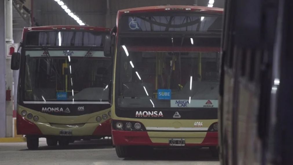 La línea 60 de colectivos se encuentra paralizada este lunes en todos sus ramales por una medida de fuerza.