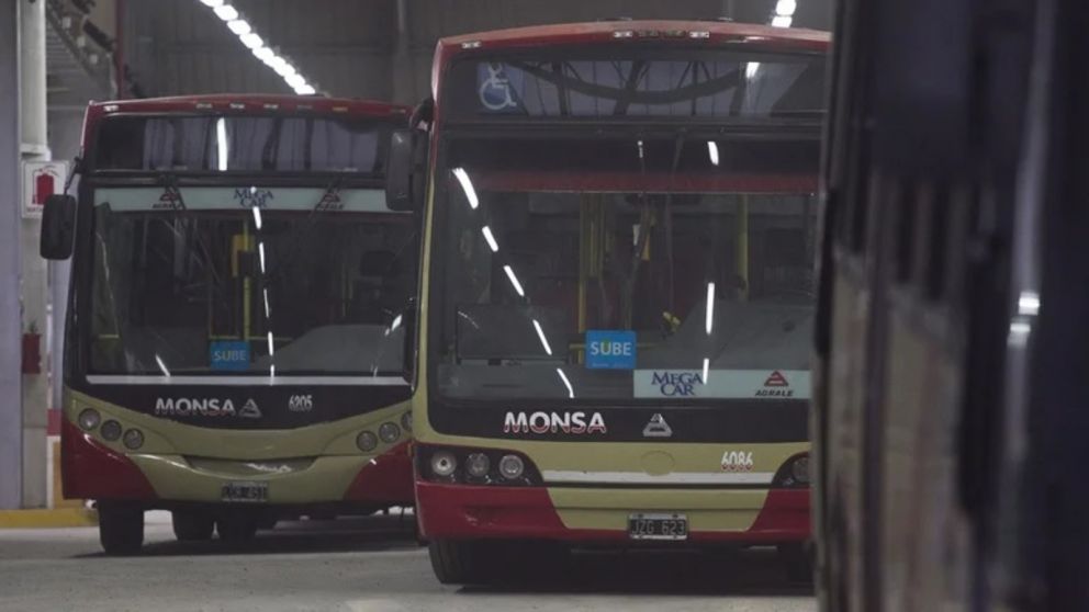 La línea 60 de colectivos se encuentra paralizada este lunes en todos sus ramales por una medida de fuerza.
