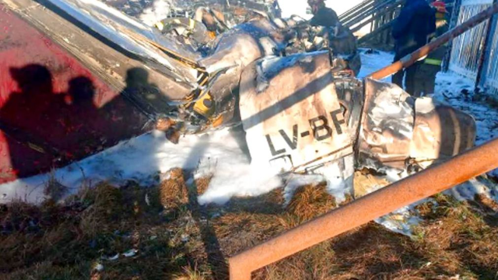 Así quedó el avión sanitario que se estrelló por causas que se investigan (Twitter).