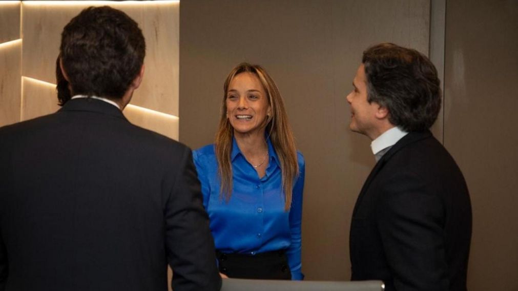 La presidenta de AySA, Malena Galmarini, firm� el contrato para comenzar con la megaobra �Emisario Berazategui�.