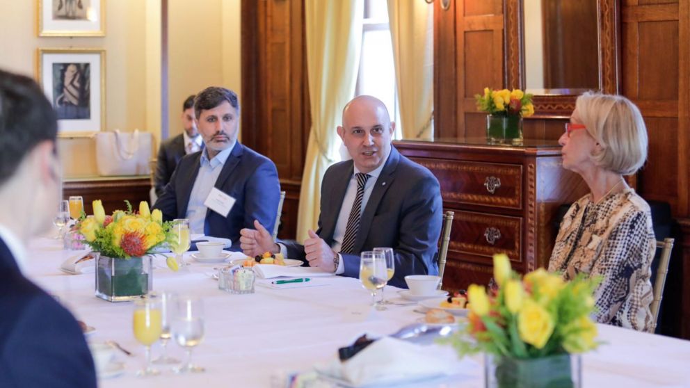 Alexis Guerrera presentó el Plan de Modernización del Transporte en el Consejo de las Américas.