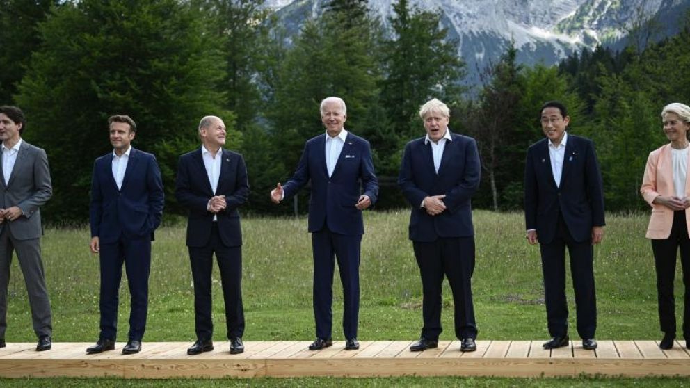 El G7 lanza un plan de infraestructuras para contrarrestar el avance de China.