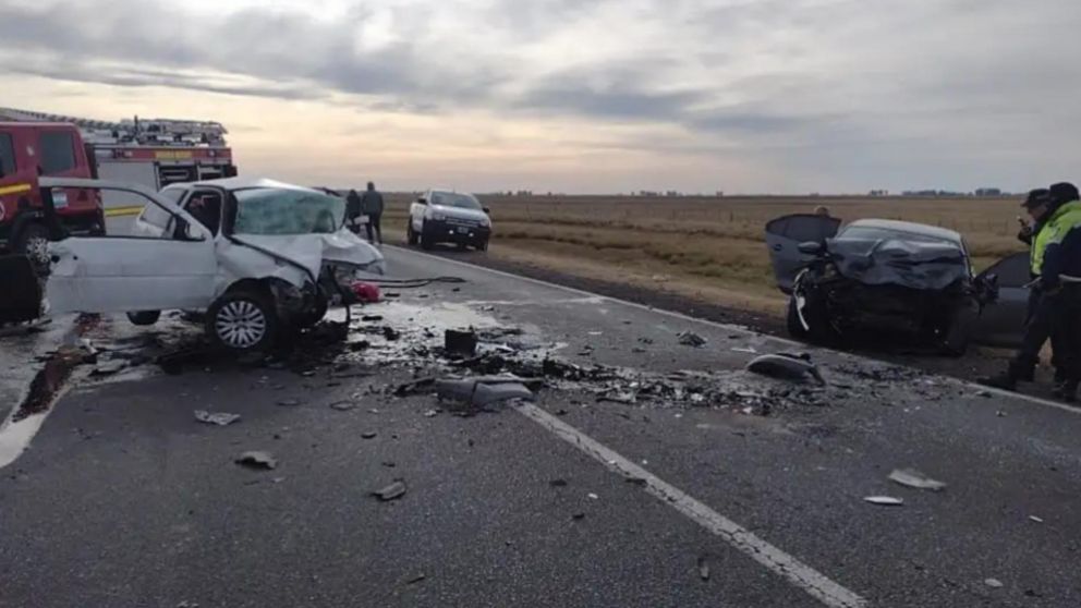 Choque frontal en la Ruta 3 produjo dos muertos y varios heridos.