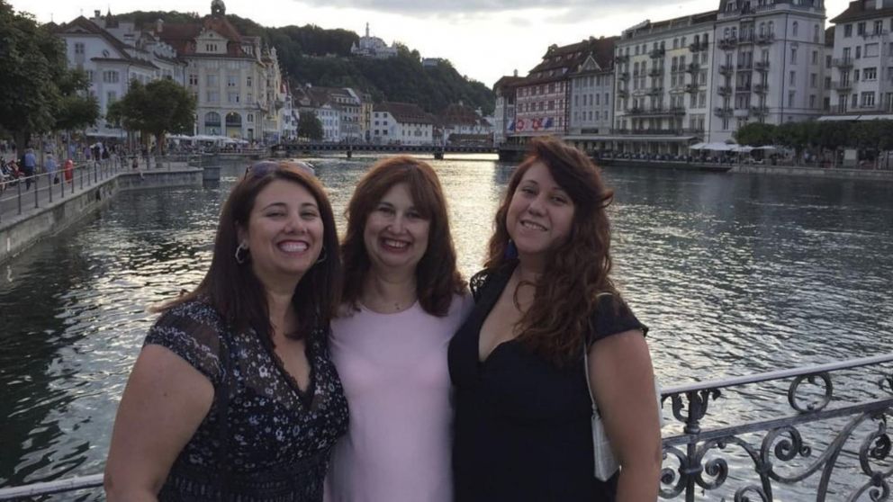 Se fue a Suiza “por amor” y ahora es la estrella de los funerales