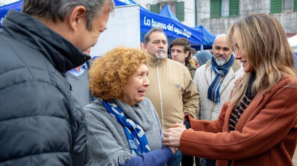 La presidenta de AySA, Malena Galmarini, habilitó una red secundaria cloacal en que beneficiará al 100% del Barrio Garay del partido de Almirante Brown.