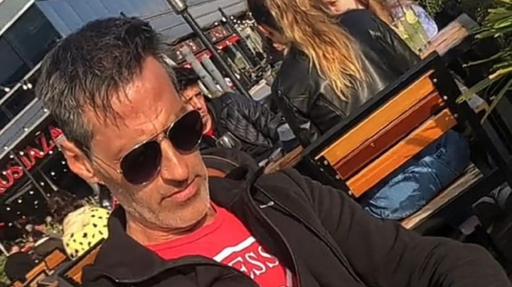 El padre le marcó que no es "enojade" sino "enojado”.