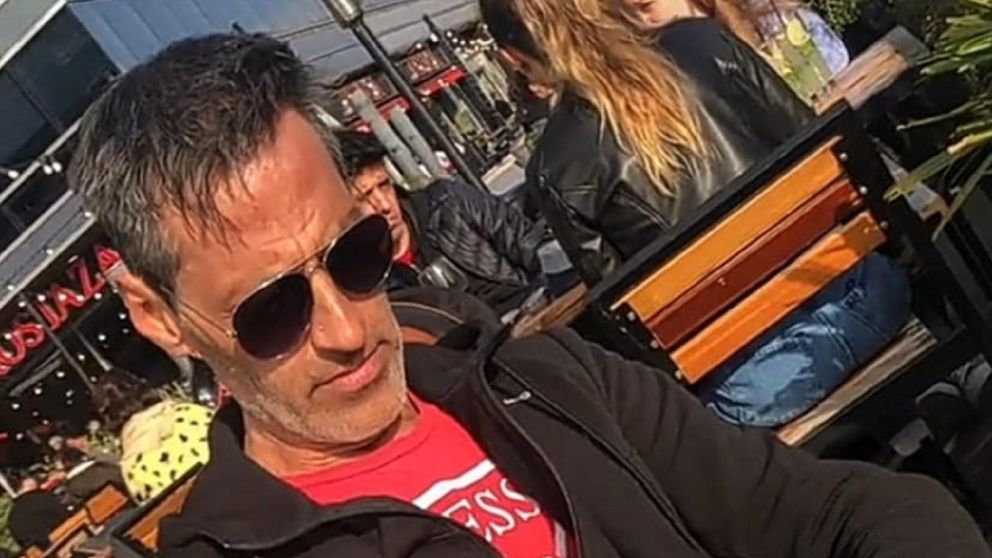 El padre le marcó que no es "enojade" sino "enojado”.