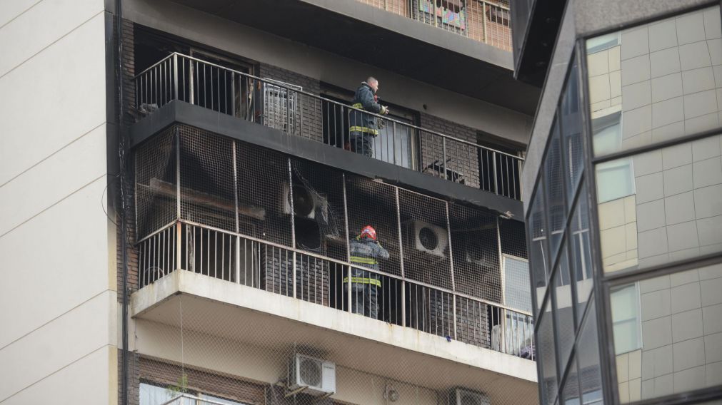 El edificio donde ocurri� el incendio est� ubicado en Ecuador al 1000, en el barrio porte�o de Recoleta (Hern�n Nersesian / Cr�nica).