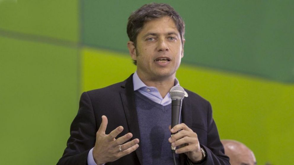 El gobernador bonaerense encabezó un acto escolar y pidió el uso del lenguaje inclusivo..