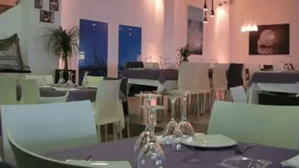 La dolorosa "traición" sucedió en el restaurante "Las Olas" de España.