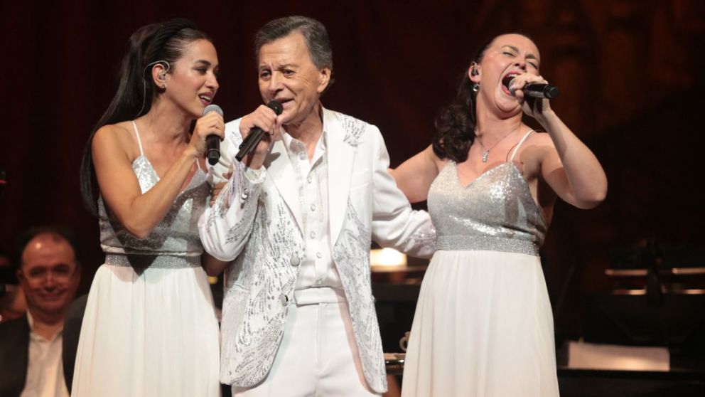 Los Nocheros y Palito Ortega brillaron en show sinfónico
