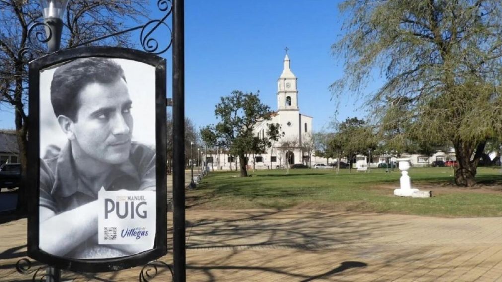 Escapadas: la localidad bonaerense cuna del escritor Manuel Puig, única en historia y circuitos culturales.
