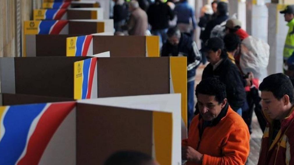 ¡Día histórico! Colombia elige a su presidente en inédito balotaje entre Petro y Hernández.