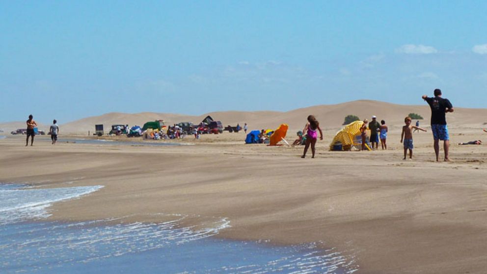 Escapada: la histórica y tranquila localidad donde se puede descansar en contacto con la playa y el mar