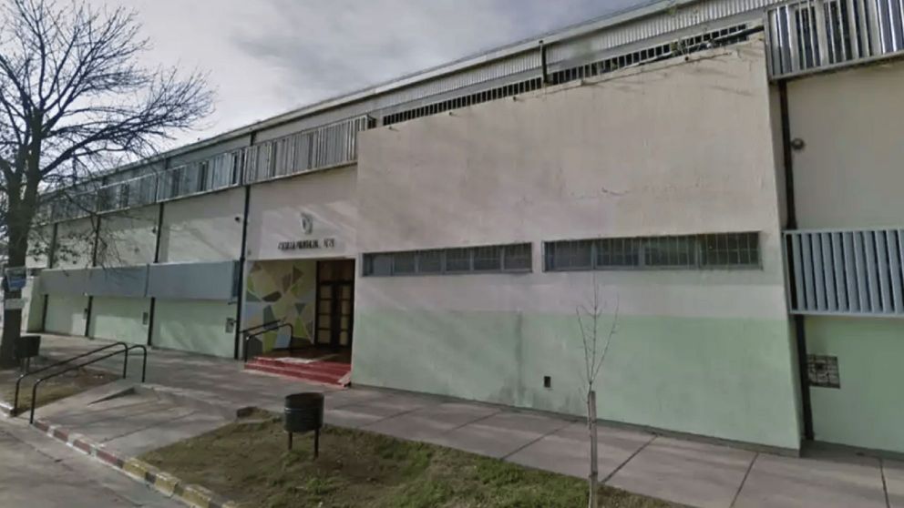 Una madre golpeó a la maestra jardinera de su hijo que la había denunciado por maltrato infantil.
