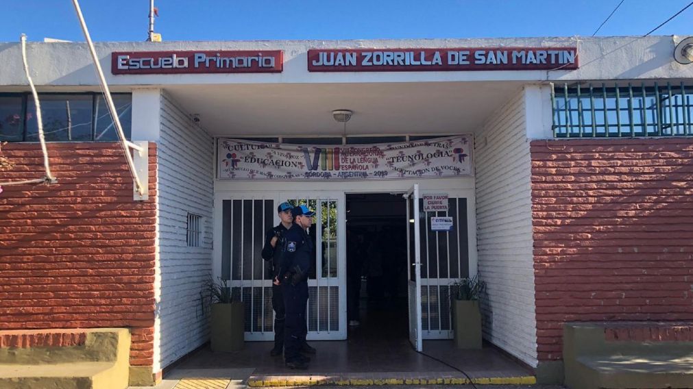 El establecimiento se ubica en el barrio Cerro de las Rosas.