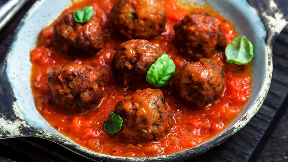 Receta de albóndigas: clásicas de carne, de pollo, de pescado y veganas.