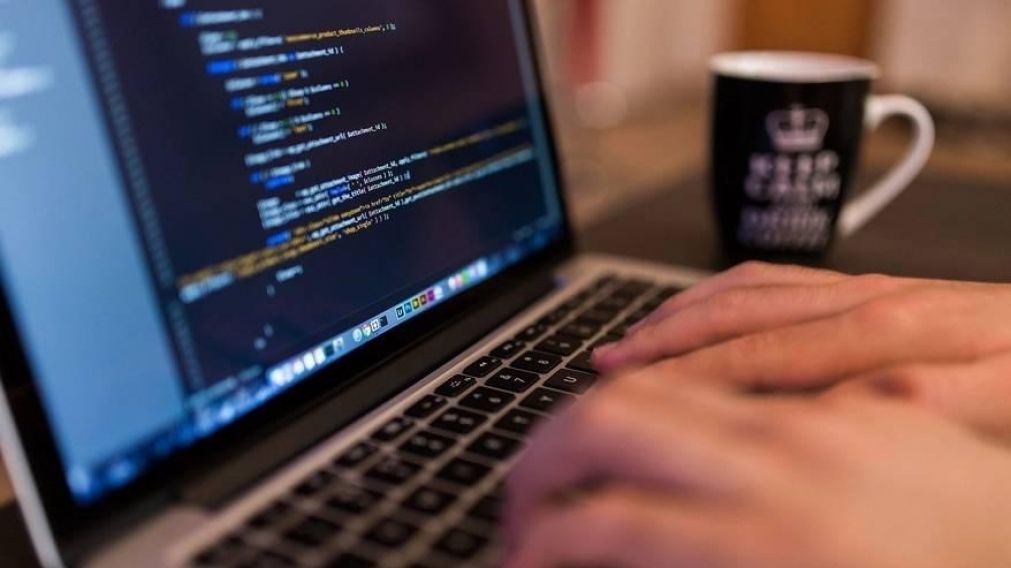 Los puestos para programadores ofrecen hasta $150.000 por mes