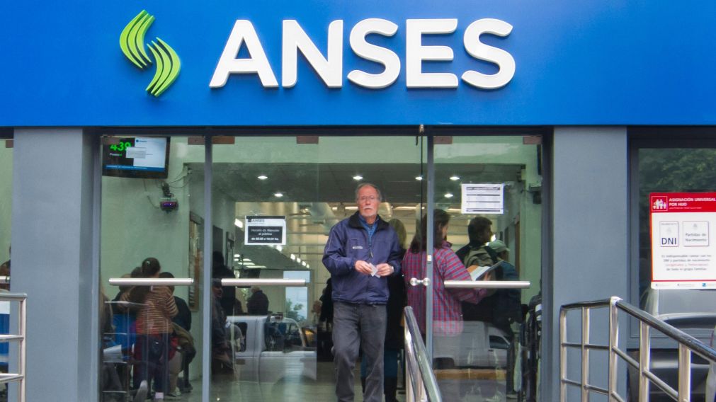 ANSES paga la segunda cuota del bono de $18.000: cuándo cobro (Crónica/Archivo).