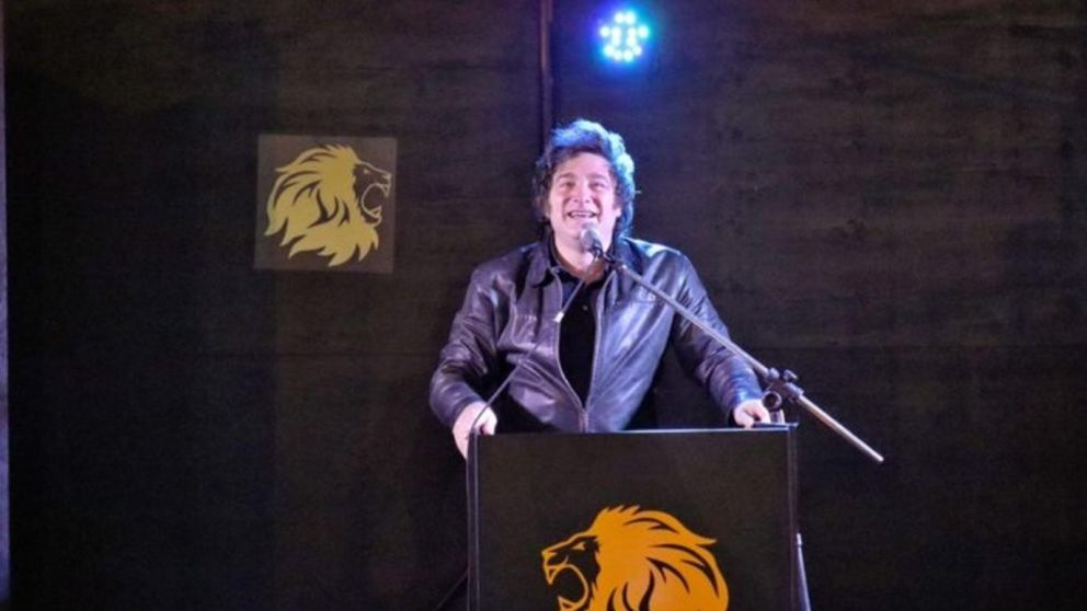 Javier Milei arrancó su carrera presidencial de cara a 2023 con un acto en El Porvenir (Twitter).